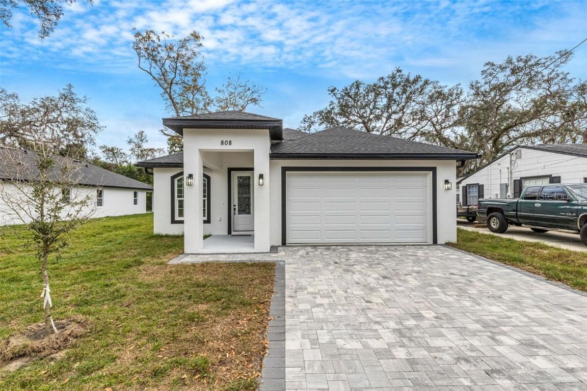 808 W Lowry Ln., Tampa, FL 33604