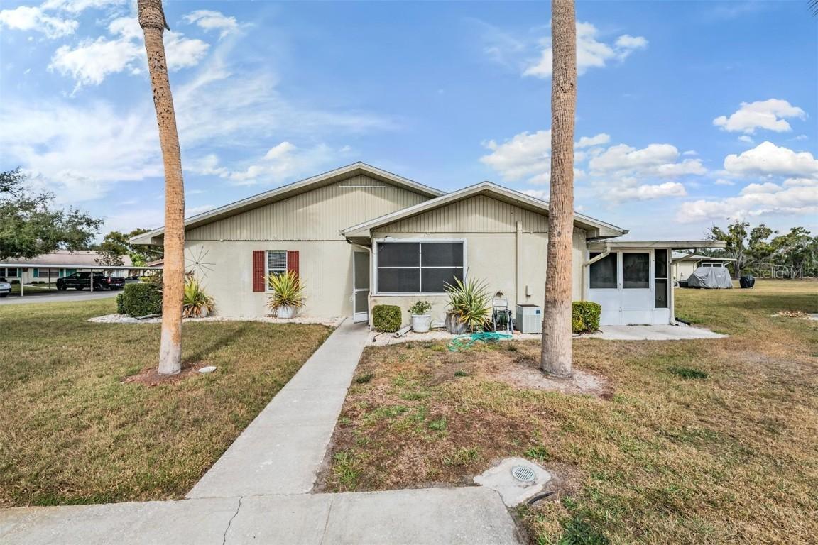 1905 Canterbury Ln. #17, Sun City Center, FL 33573