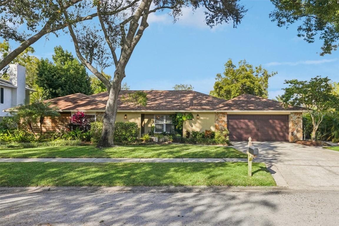 4201 Meadow Hill Dr., Tampa, FL 33618