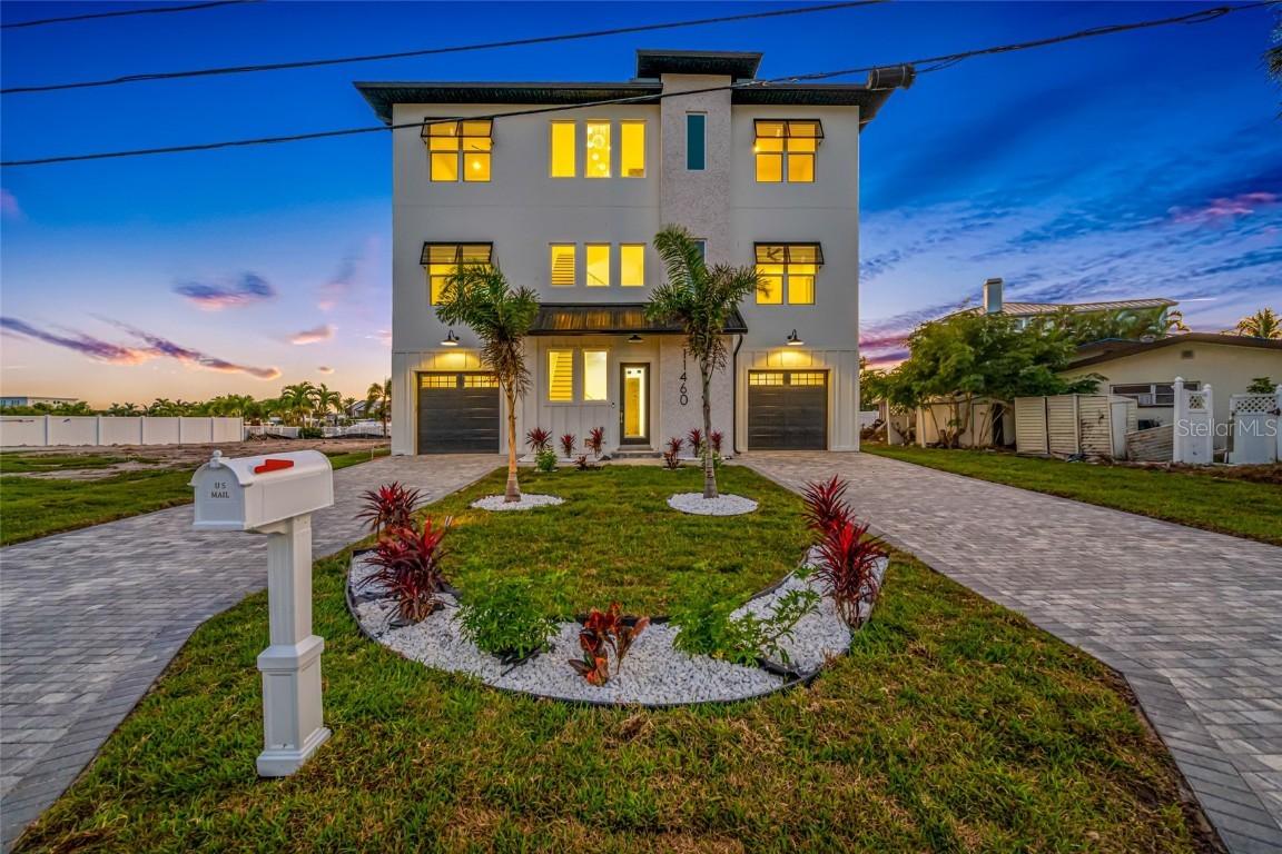 11460 7th St., Treasure Island, FL 33706