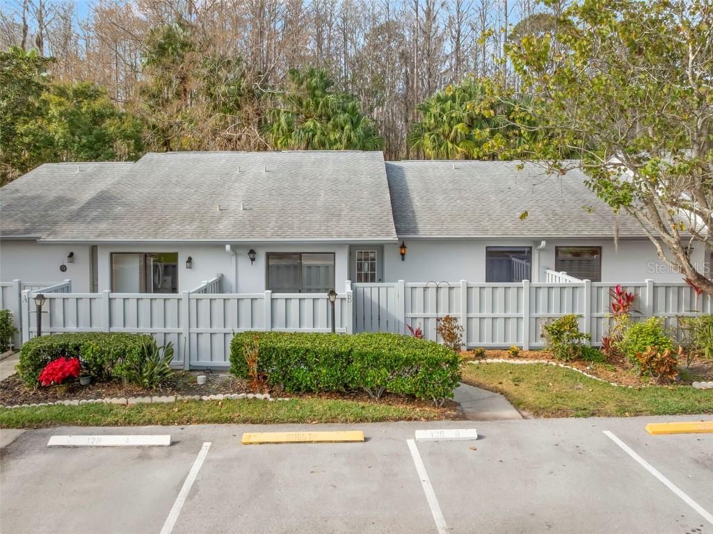1371 Pine Ridge Cir. #B, Tarpon Springs, FL 34688
