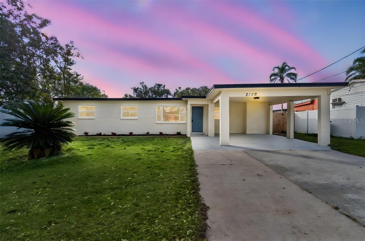 2136 W Minnehaha St., Tampa, FL 33604