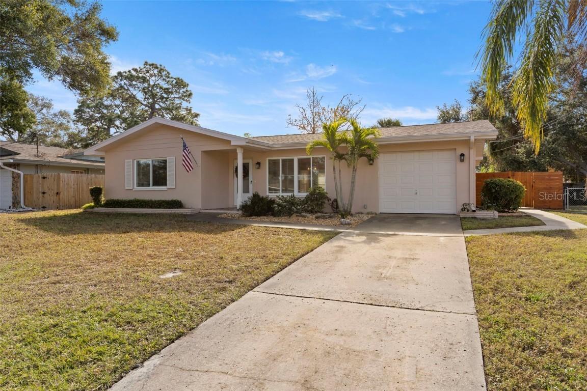 3294 Harbor Lake Dr., Largo, FL 33770