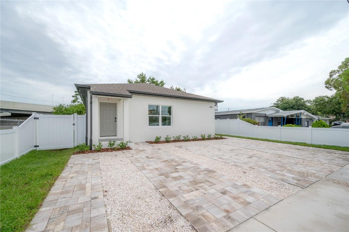 3921 W State St. #1 & 2, Tampa, FL 33609