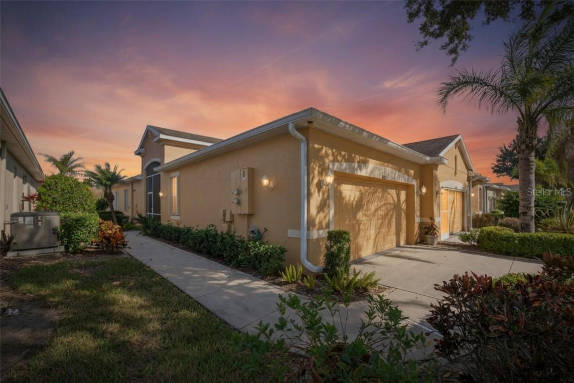 2243 Oakley Green Dr. #29, Sun City Center, FL 33573