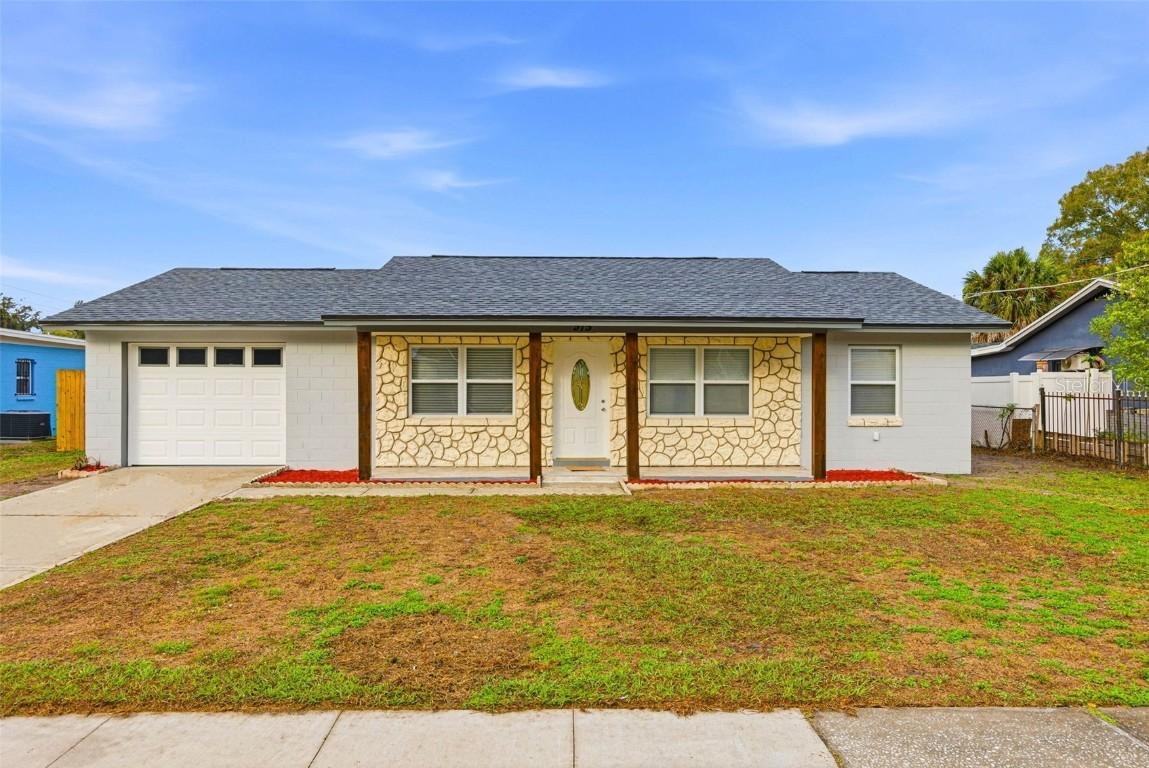 915 Maydell Dr., Tampa, FL 33619