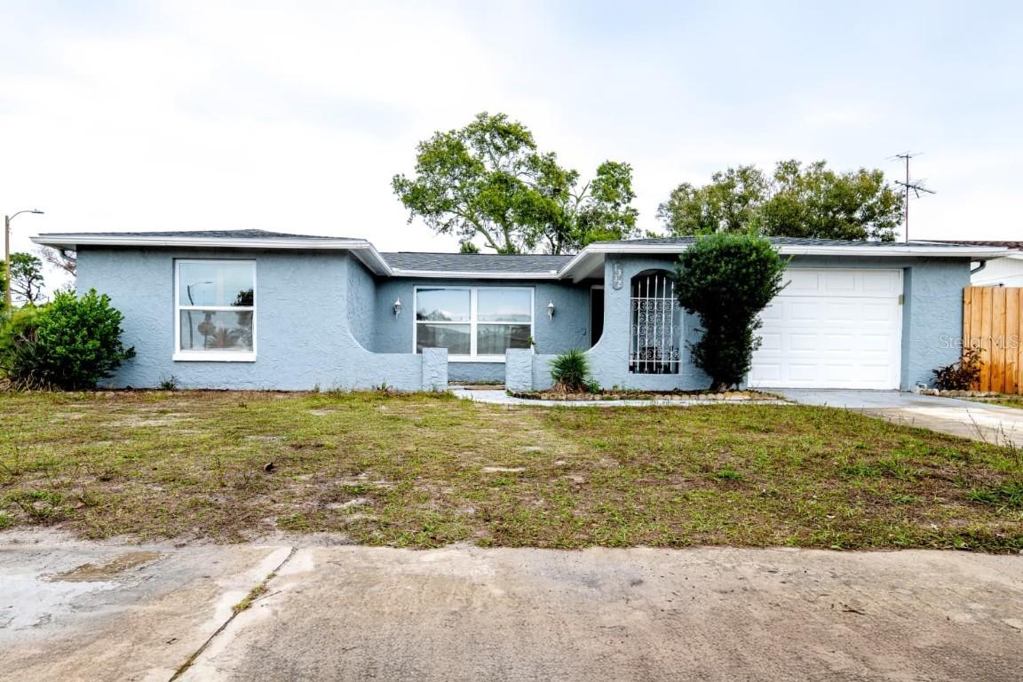 1332 Maybury Dr., Holiday, FL 34691