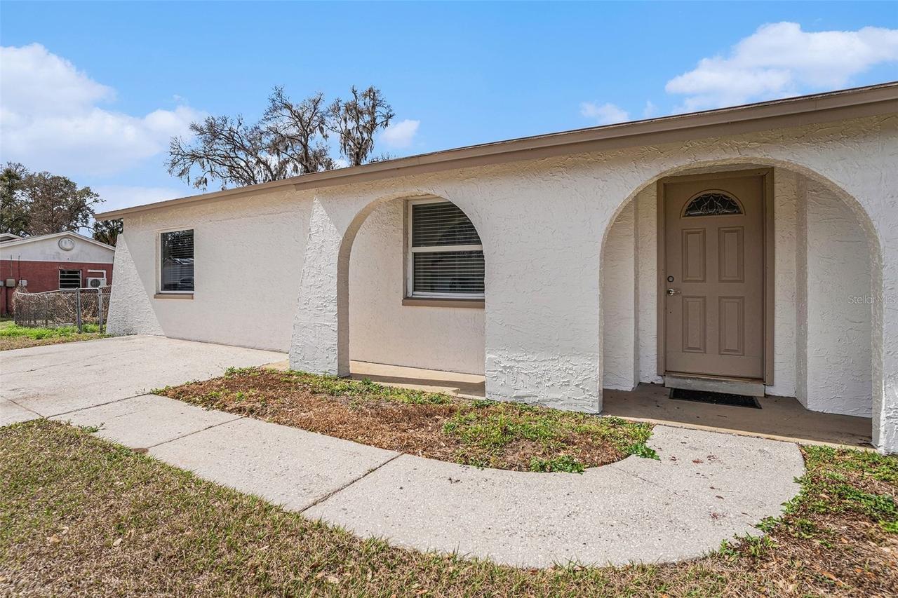 2527 Ridgetop Way, Valrico, FL 33594