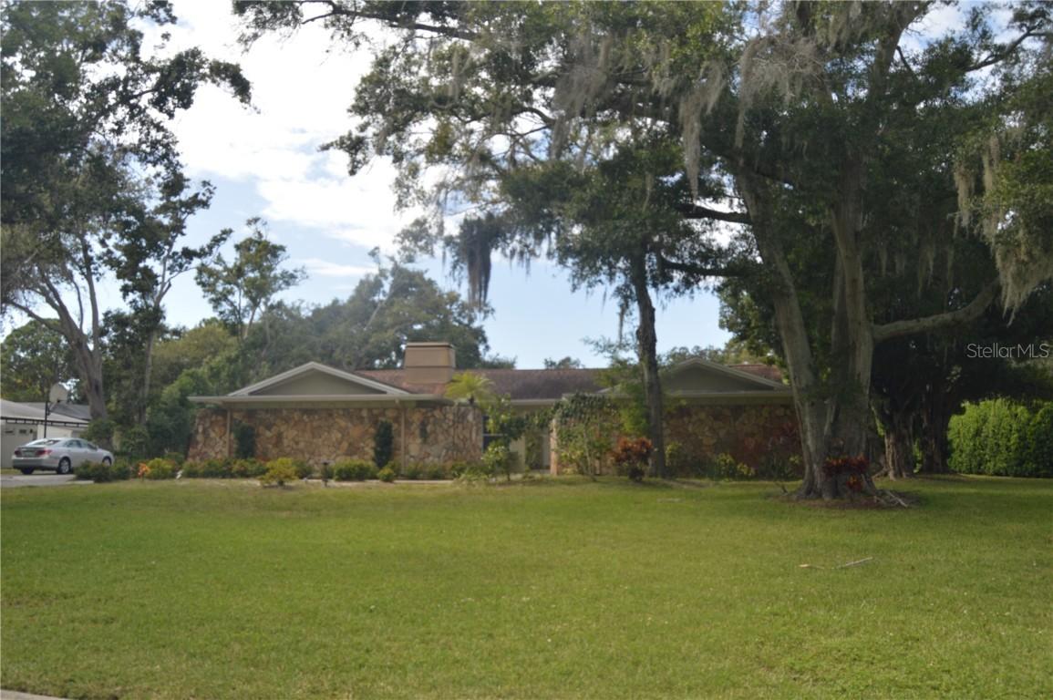 2111 Paddock Cir., Dunedin, FL 34698