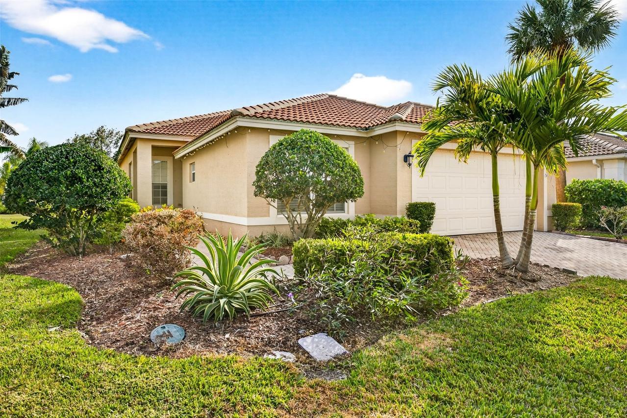 15709 Crystal Waters Dr., Wimauma, FL 33598