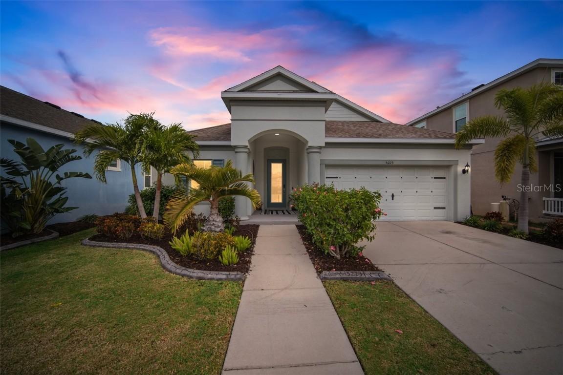 5223 Admiral Pointe Dr., Apollo Beach, FL 33572