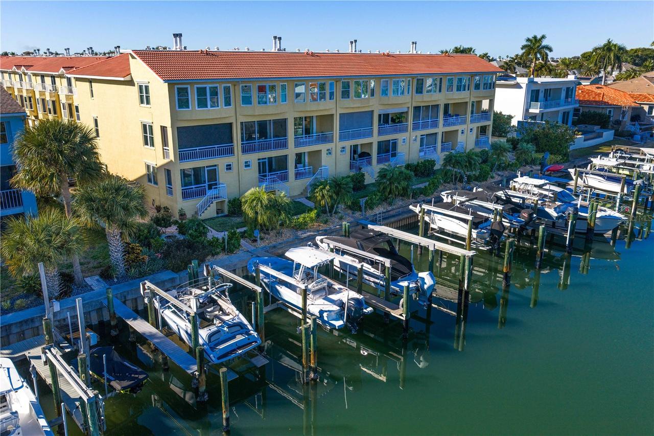 1067 Pinellas Bayway, St Petersburg, FL 33715