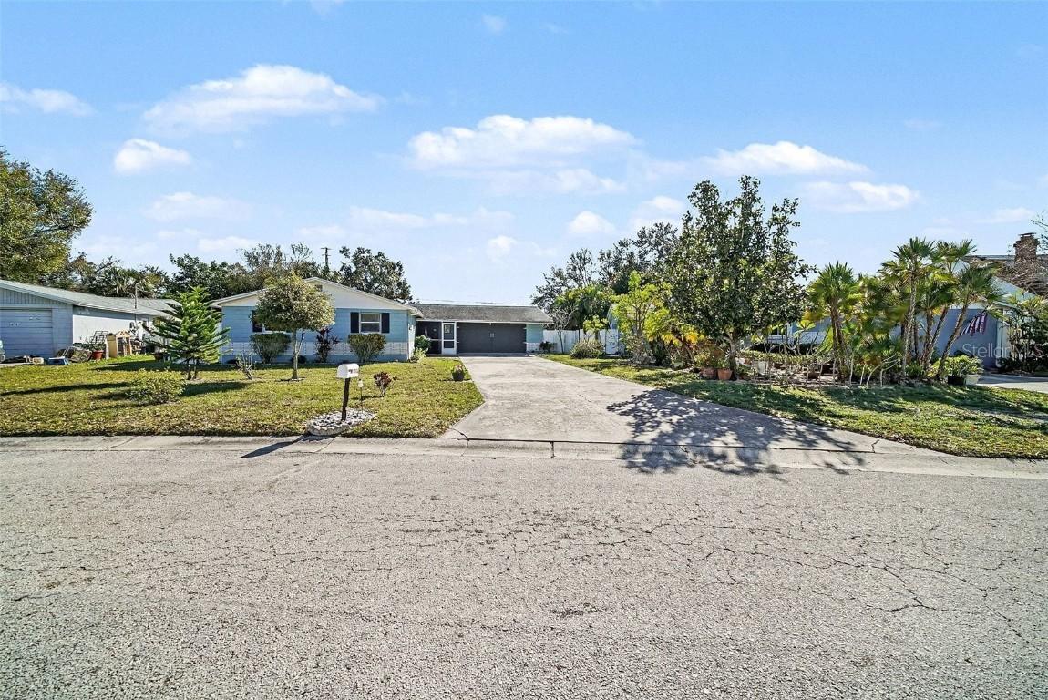 9038 Fairweather Dr., Largo, FL 33773