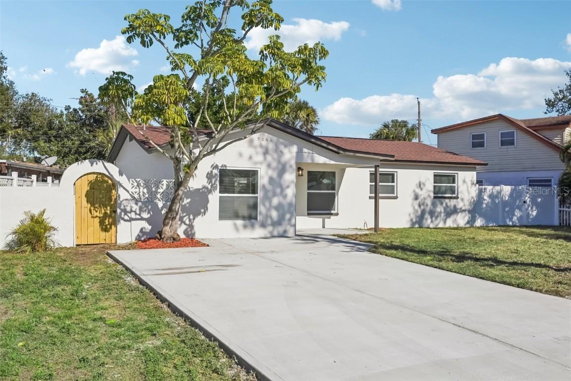 9061 Sunrise Dr., Largo, FL 33773