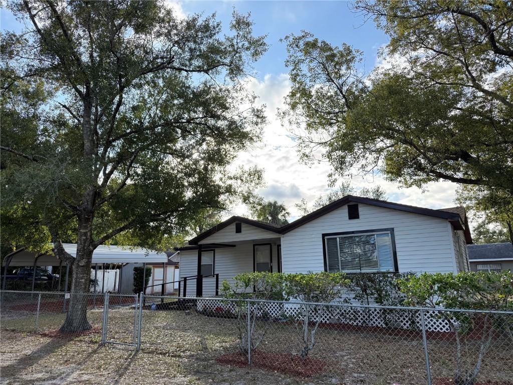 9624 N 12th St., Tampa, FL 33612