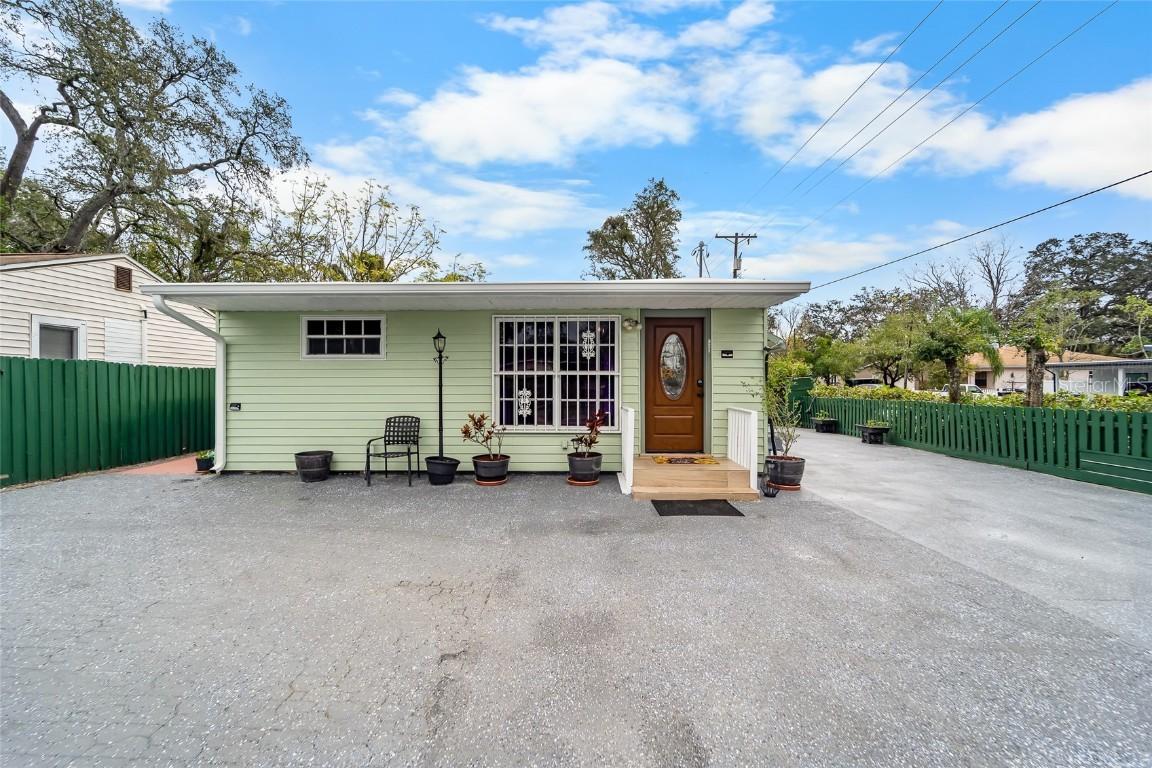 10001 N Arden Ave., Tampa, FL 33612