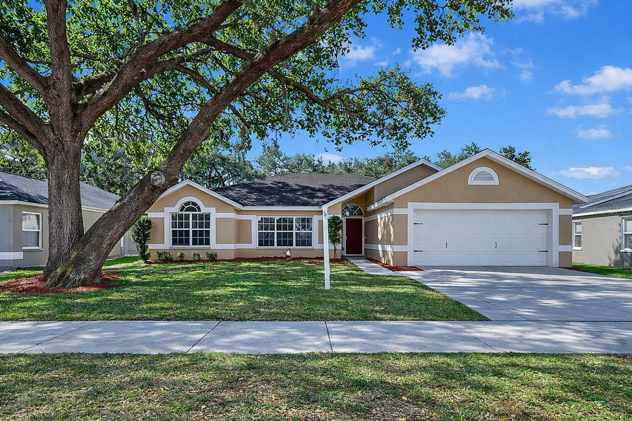 1306 Gangplank Dr., Valrico, FL 33594