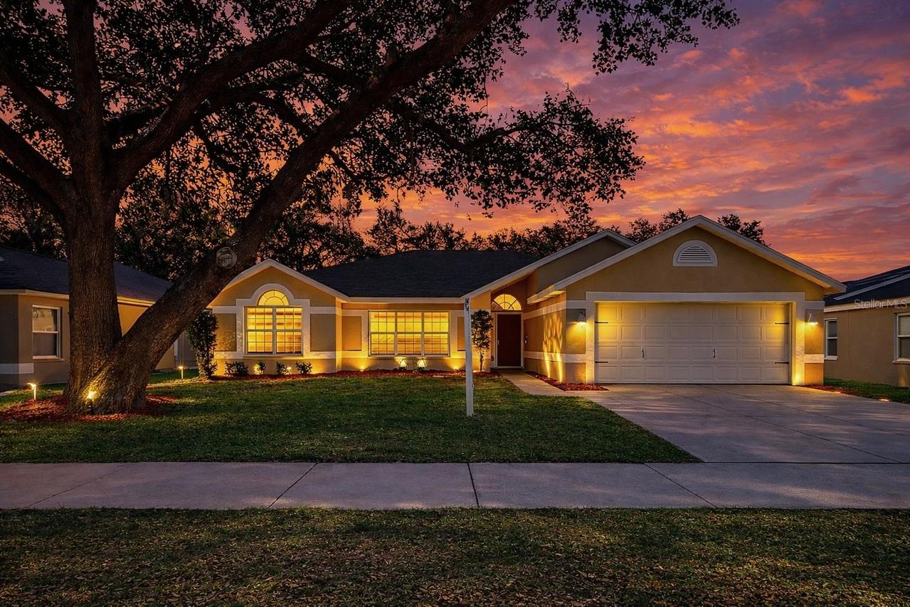 1306 Gangplank Dr., Valrico, FL 33594