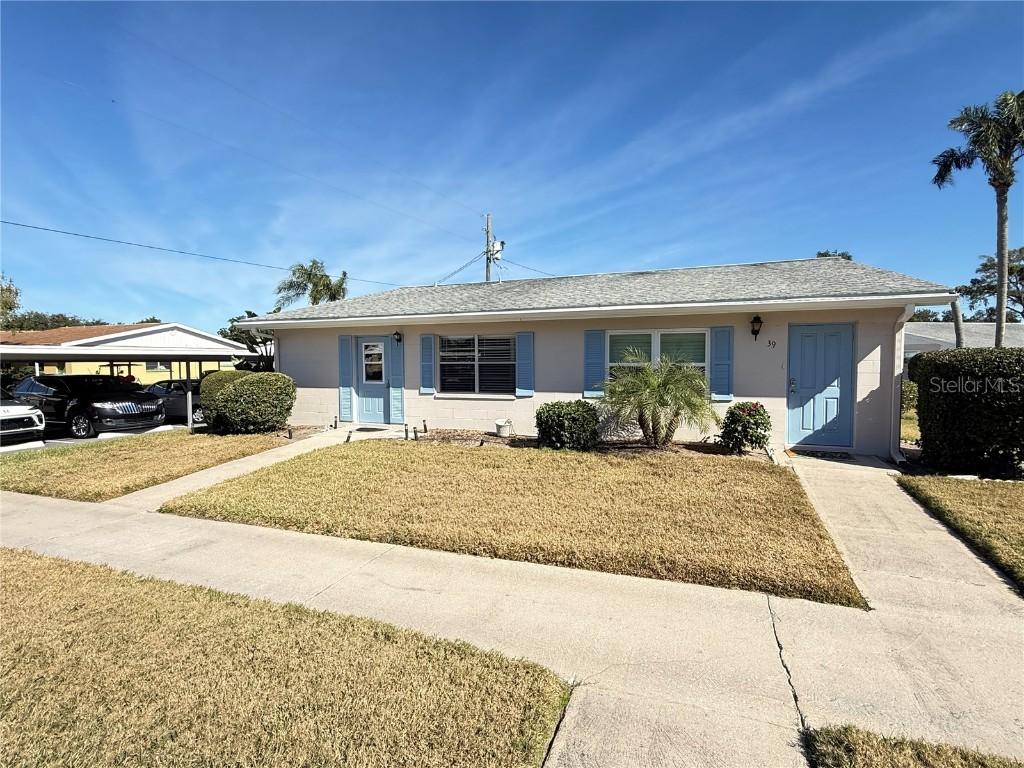 402 Dorchester Pl. #40, Sun City Center, FL 33573