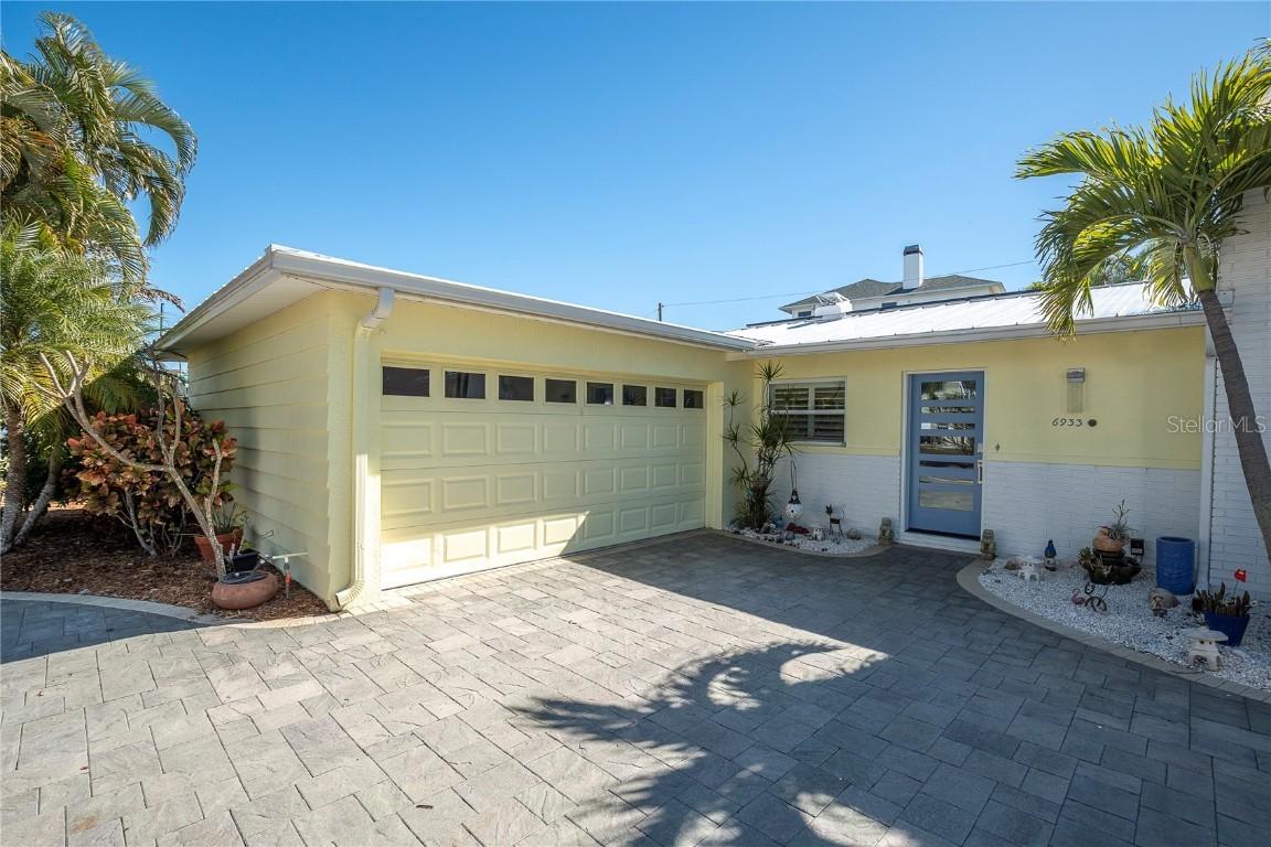 6933 S Shore Dr., St Petersburg, FL 33707