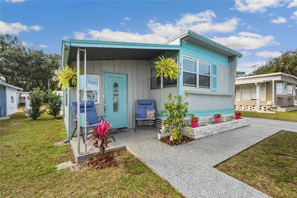 37020 Lois Ave., Zephyrhills, FL 33542