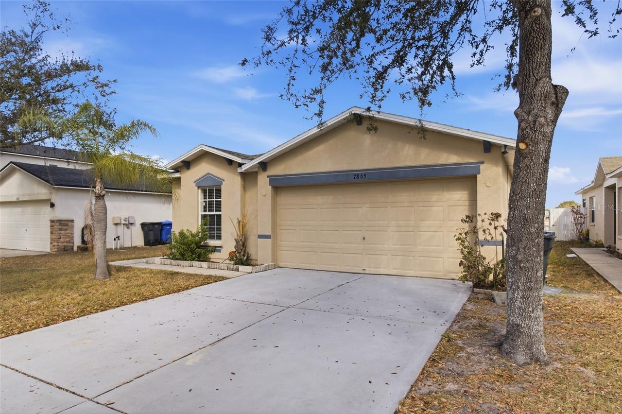 7865 Carriage Pointe Dr., Gibsonton, FL 33534