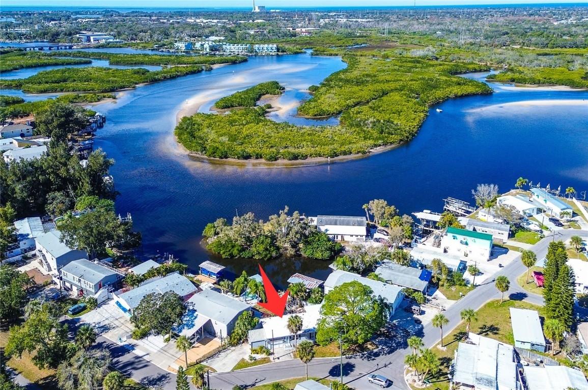 505 Riverview Ln., Tarpon Springs, FL 34689