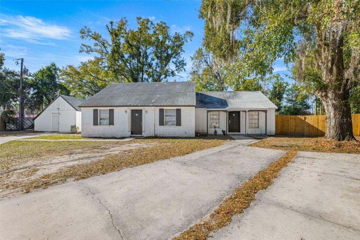 1403 College Park Ln., Tampa, FL 33612