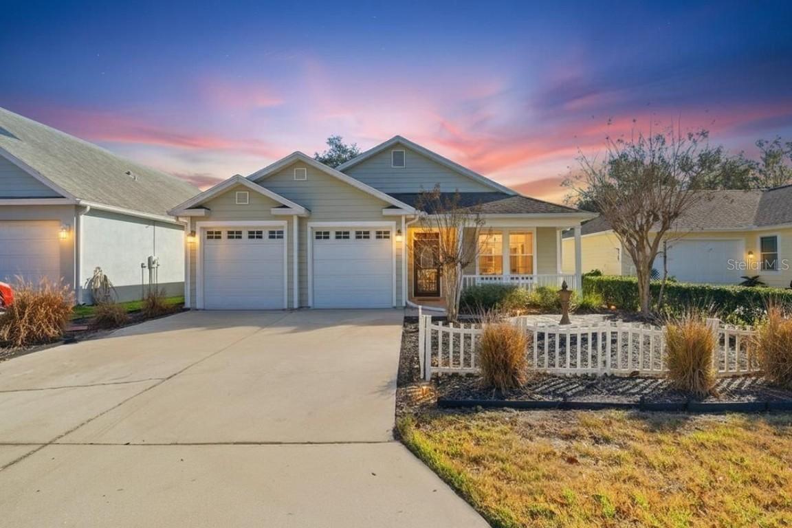 37438 Picketts Mill Ave., Zephyrhills, FL 33542