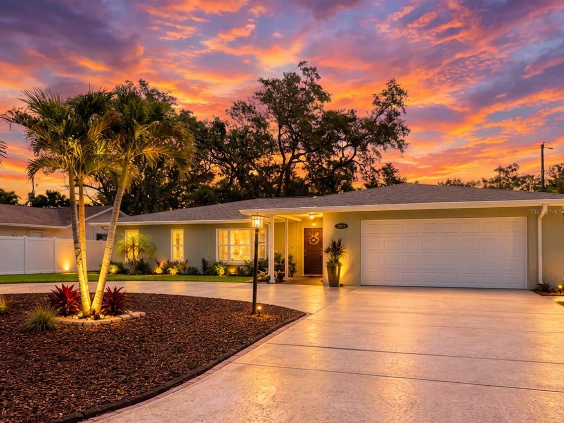855 Fountainhead Dr., Largo, FL 33770