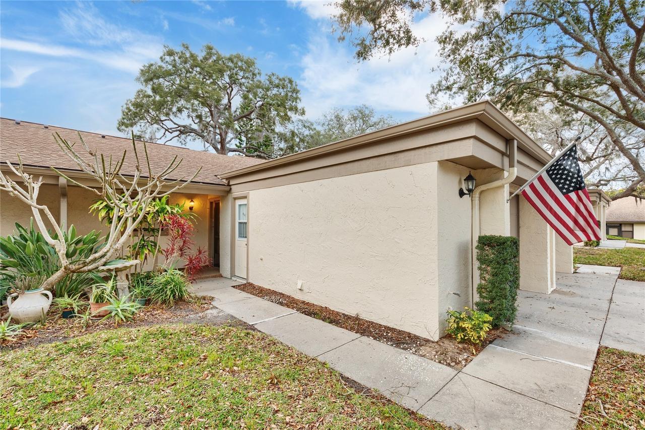 2603 Oak Cir., Tarpon Springs, FL 34689