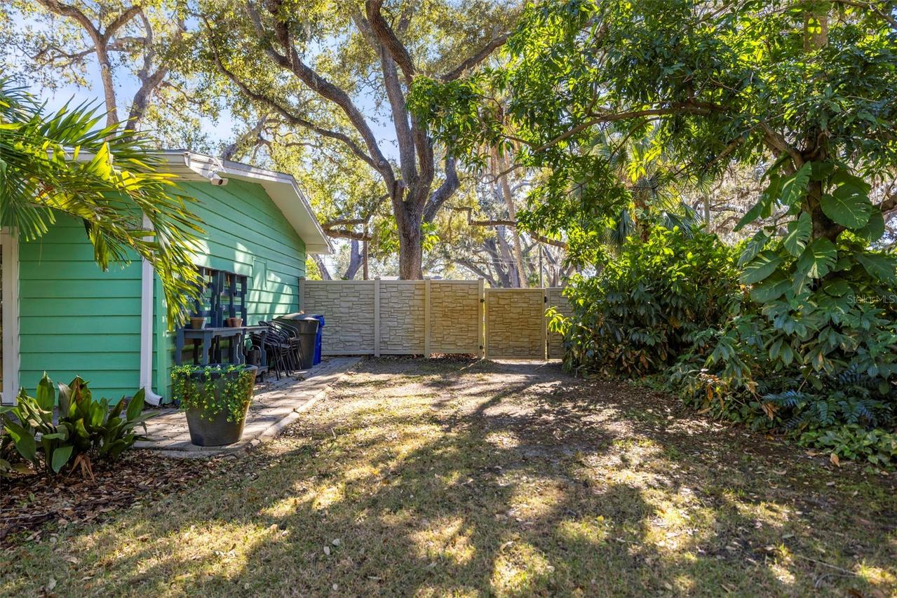 400 Broadway, Dunedin, FL 34698