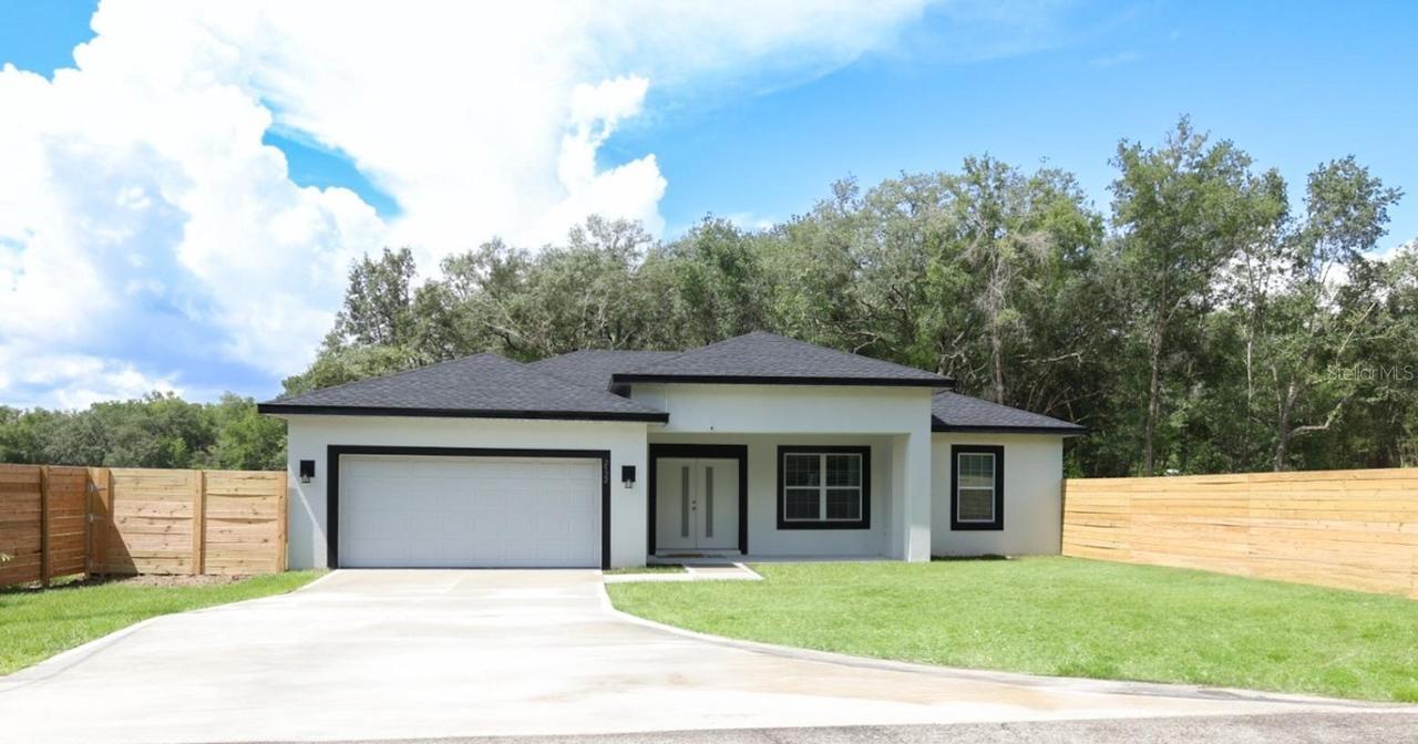 2522 W Castle Rd., Dunnellon, FL 34434