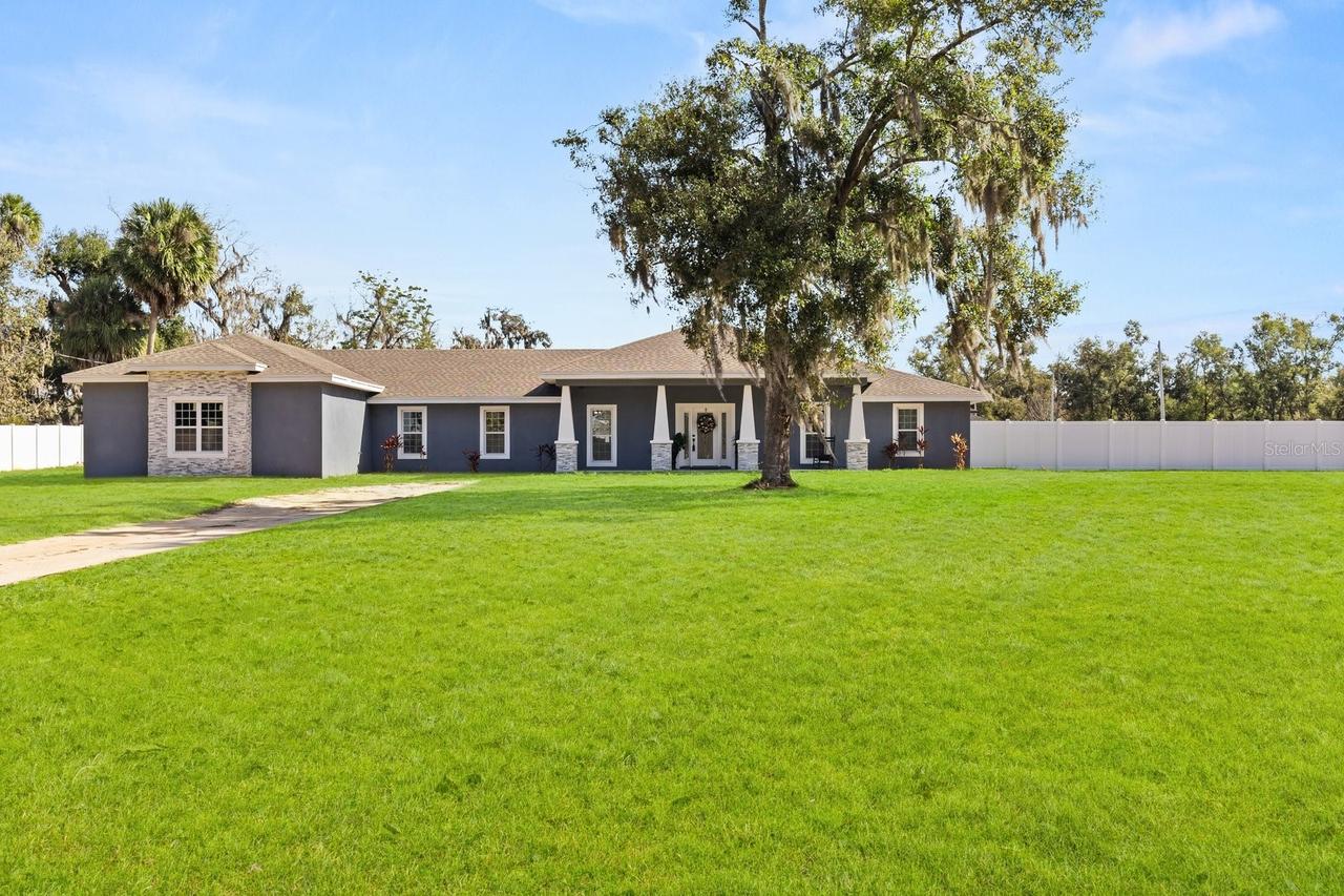 812 Chastain Rd., Seffner, FL 33584