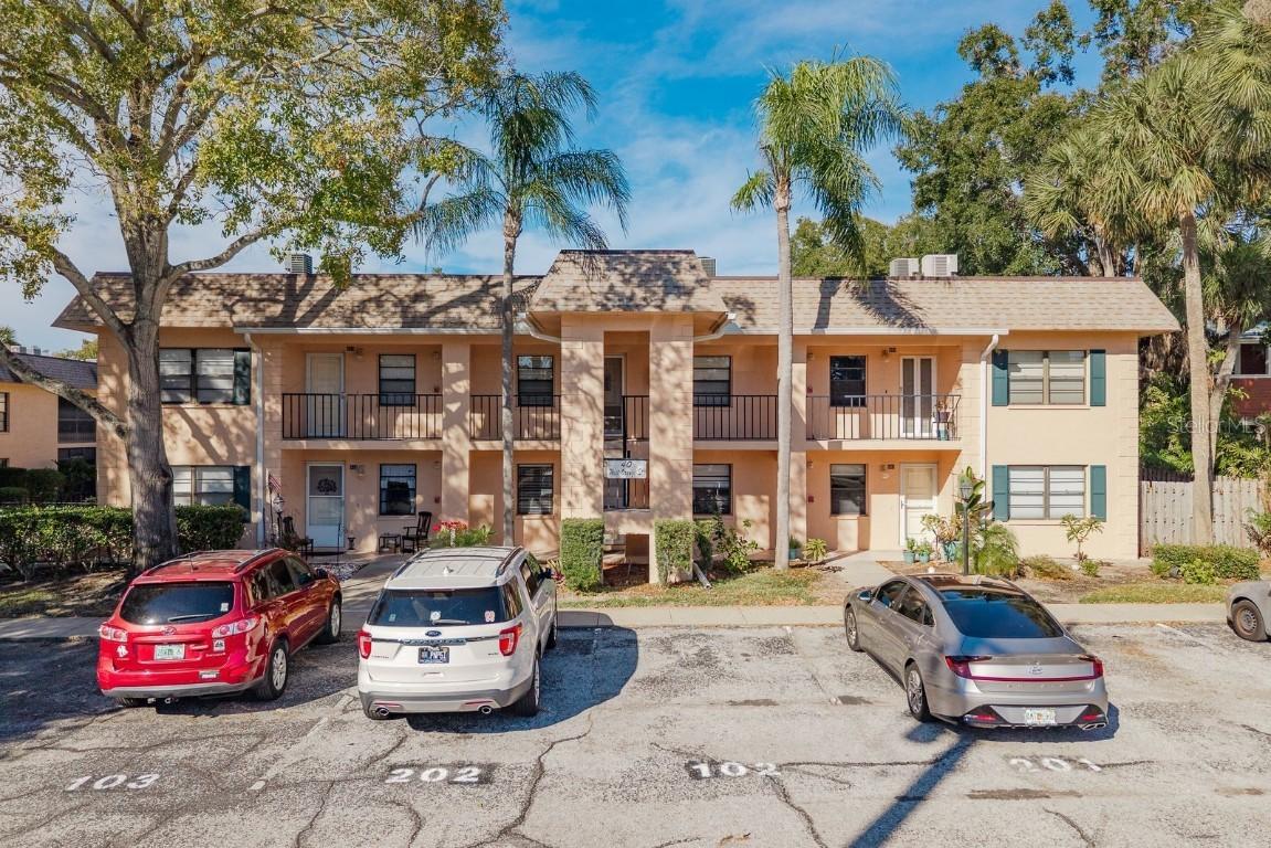 40 W Orange St. #102, Tarpon Springs, FL 34689