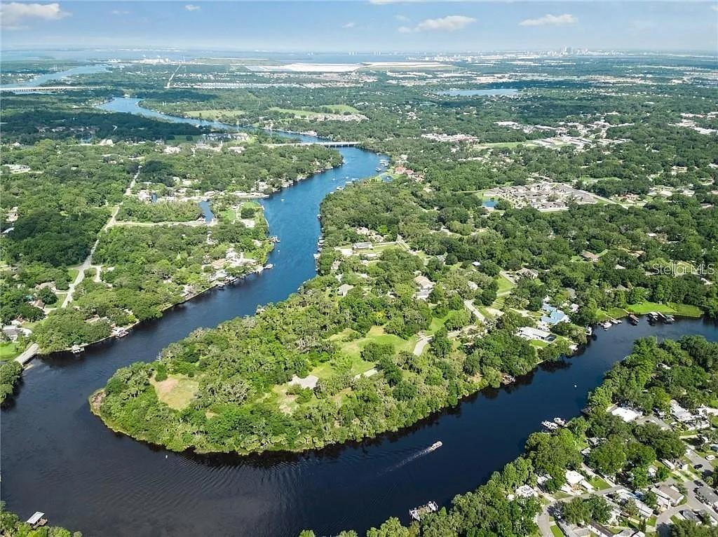 8353 Alafia Pointe Dr., Riverview, FL 33578