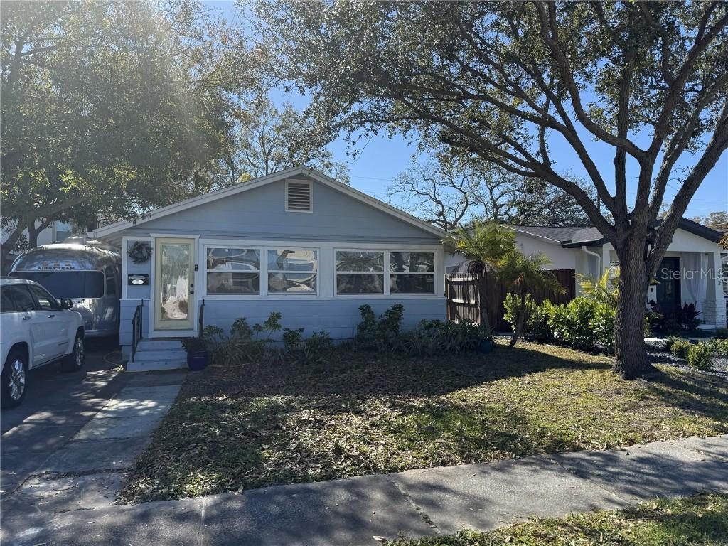 466 36th Ave., St Petersburg, FL 33704