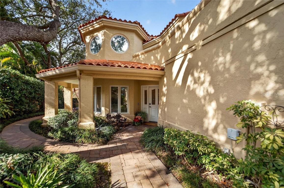 1105 Flores De Avila Ave., Tampa, FL 33613