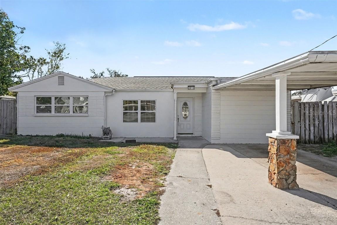 2910 W Burke St., Tampa, FL 33614