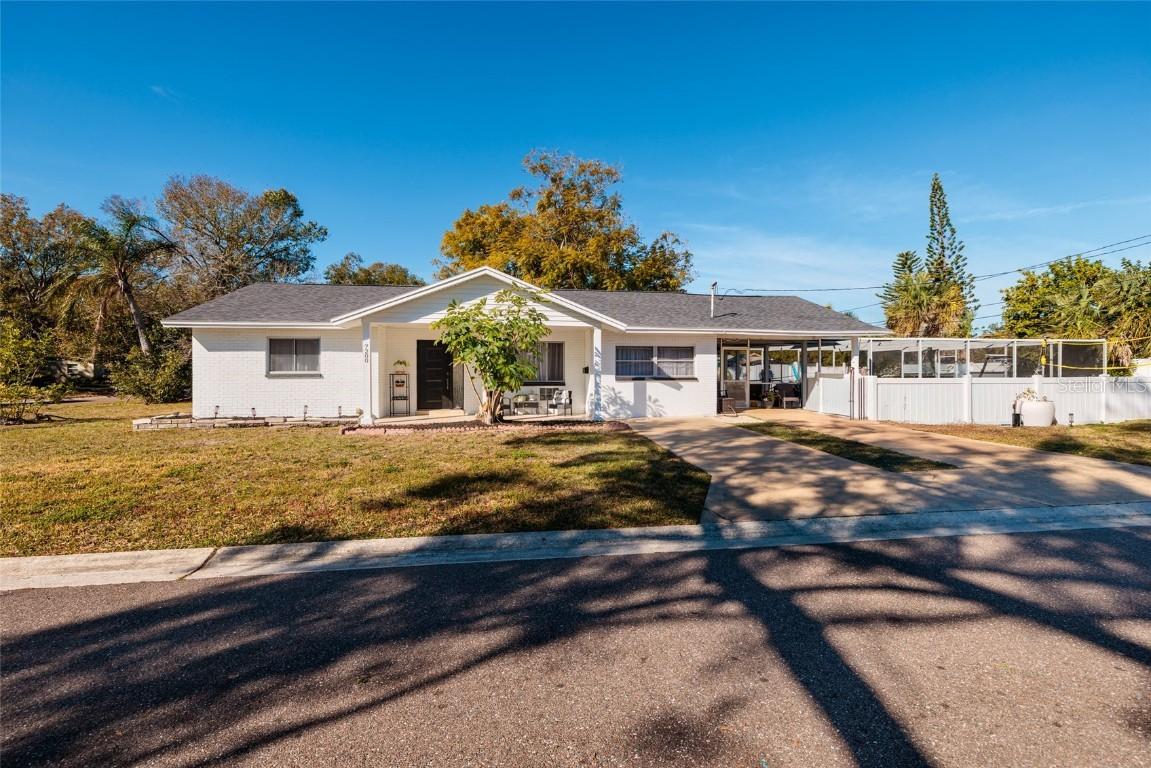 7200 7th St., St Petersburg, FL 33702