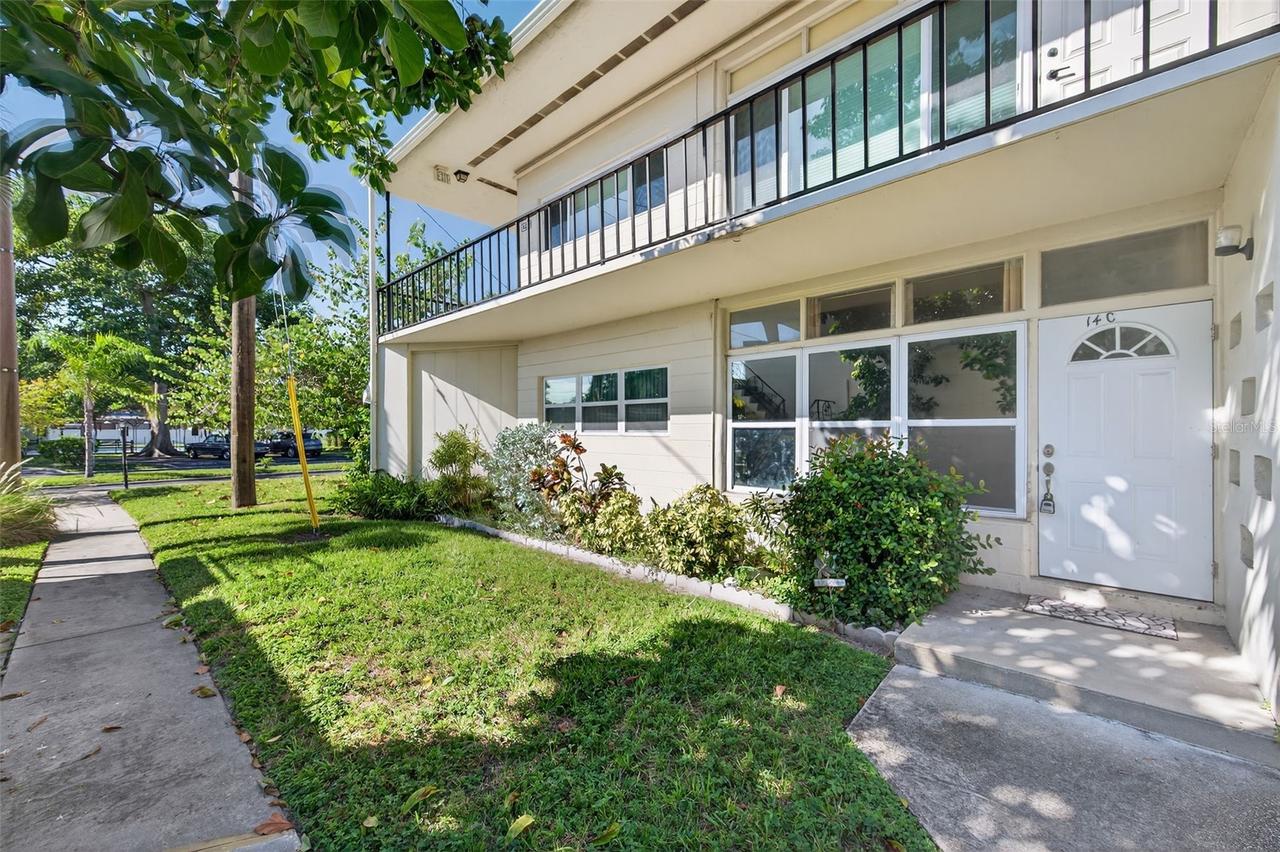 4001 58th St. #14, Kenneth City, FL 33709