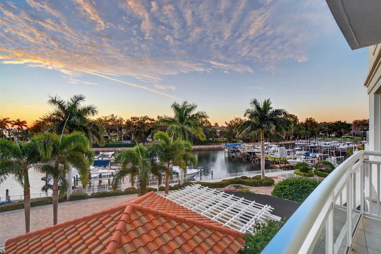 1325 Snell Isle Blvd. #302, St Petersburg, FL 33704