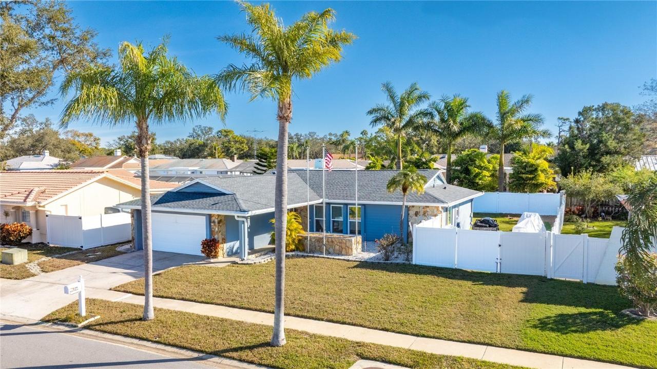 9407 Laura Anne Dr., Seminole, FL 33776