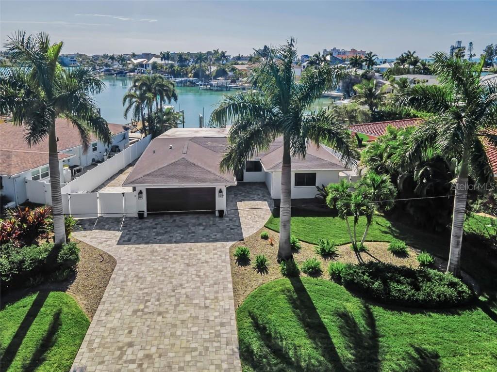 10132 Yacht Club Dr., Treasure Island, FL 33706