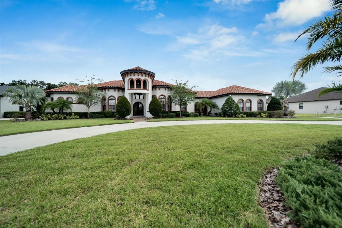 304 Hawk Talon Dr., Lithia, FL 33547