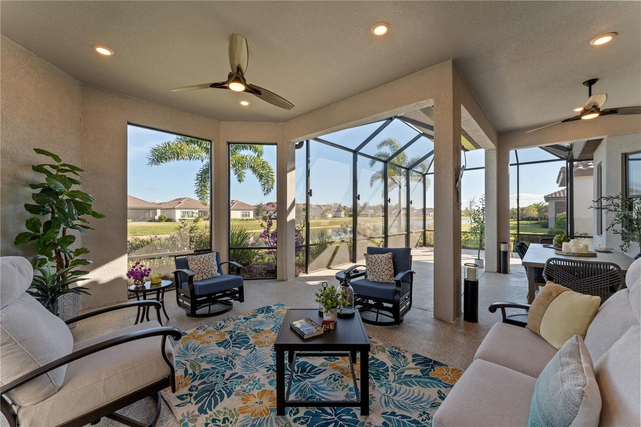 4547 Crestpoint Way, Palmetto, FL 34221