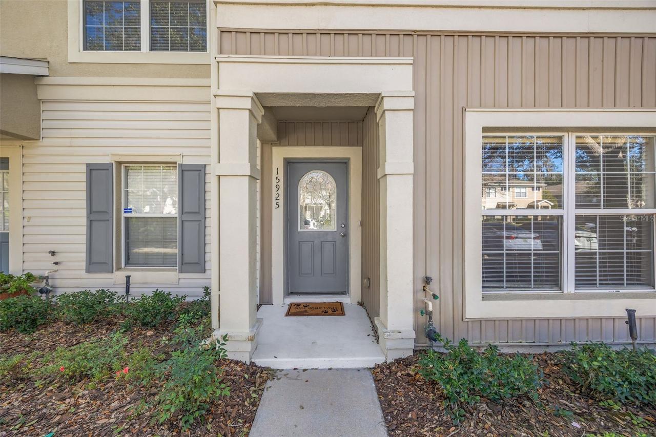 15925 Fishhawk View Dr., Lithia, FL 33547