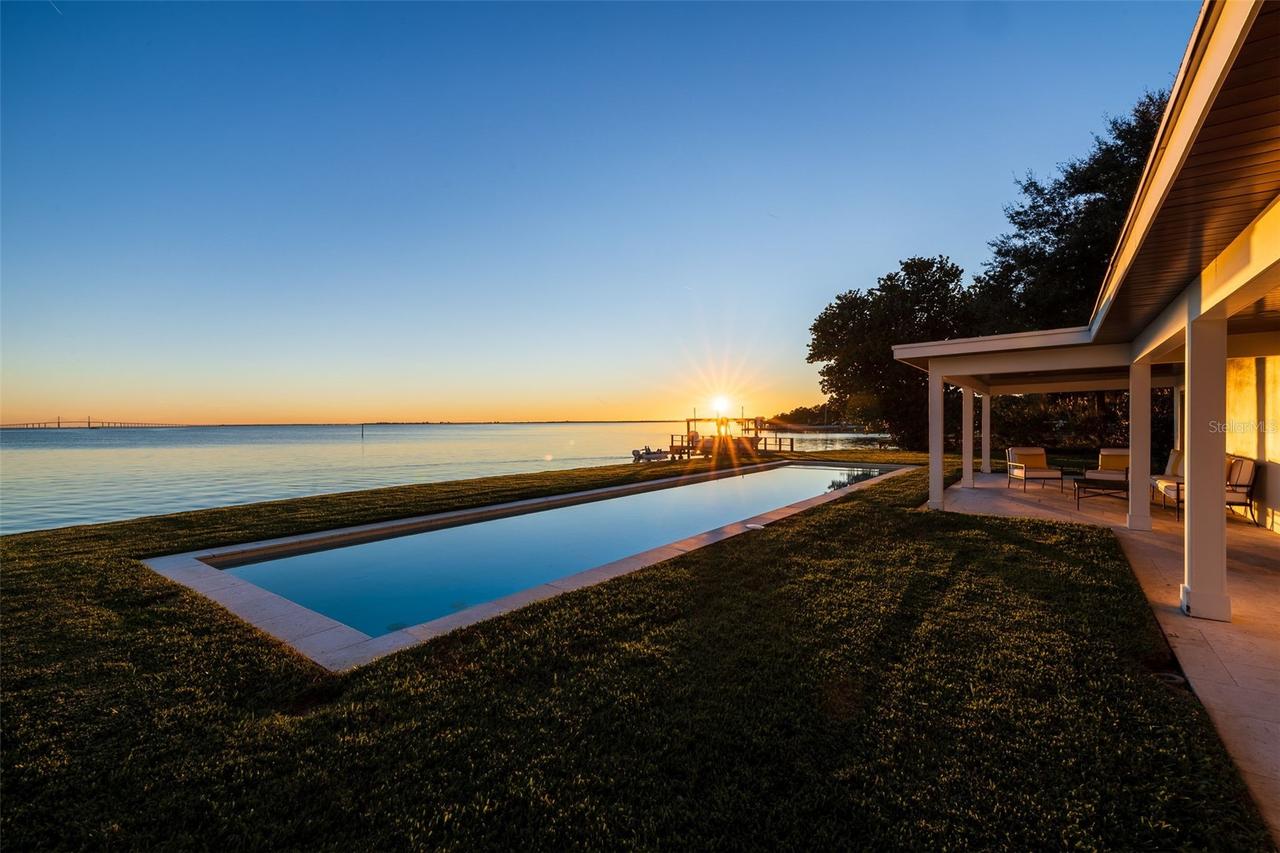 218 Colony Point Rd., St Petersburg, FL 33705