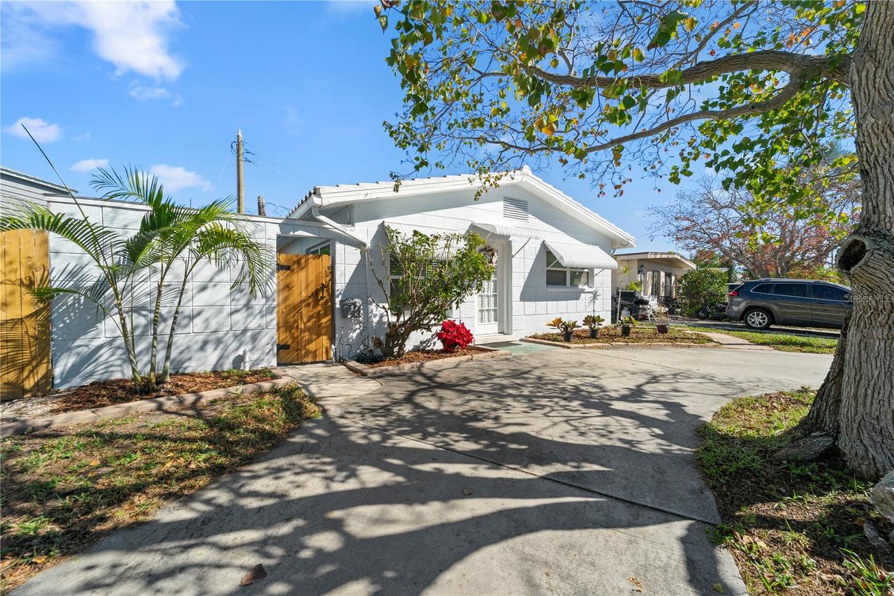 11155 2nd St., Treasure Island, FL 33706