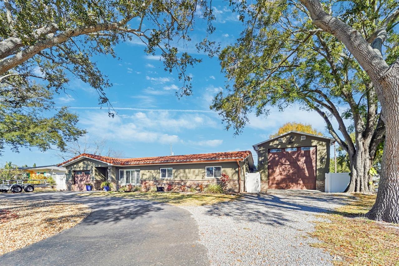 3595 Floral Dr., Largo, FL 33771